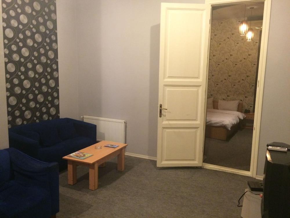 Balion Hotel Баку Екстер'єр фото
